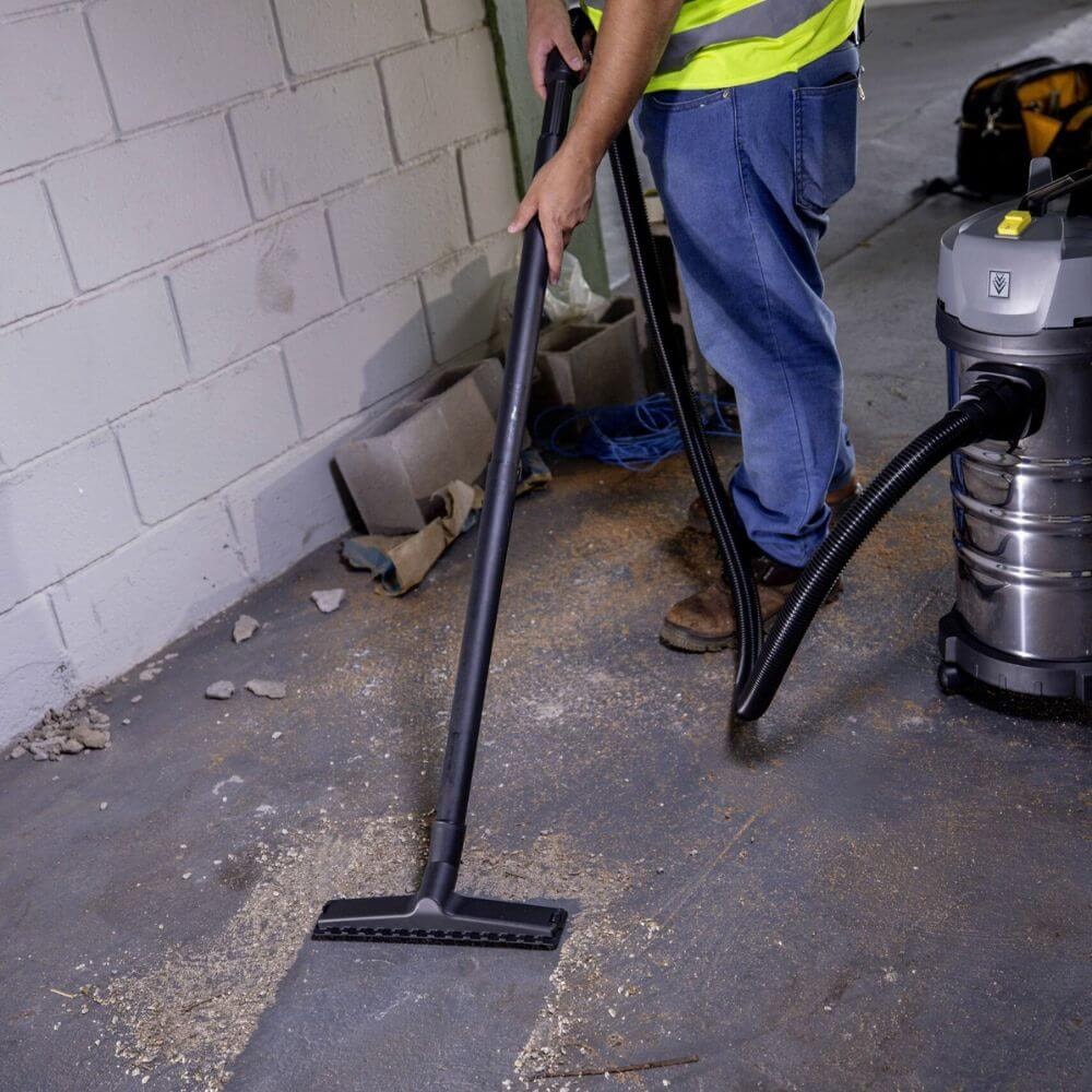 Aspirador de Pó e Água Karcher NT 3100 - Imagem principal - 895296d0-3144-4187-ad2f-64a1cf448087