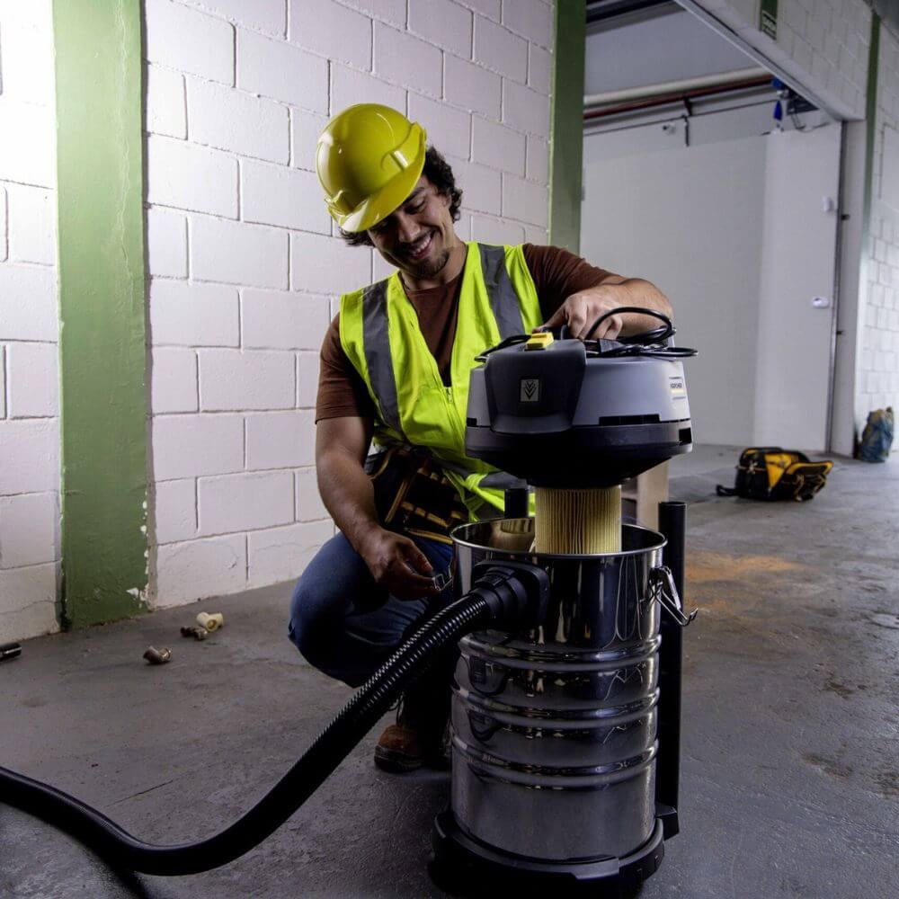 Aspirador de Pó e Água Karcher NT 3100 - Imagem principal - 042687f8-1ea7-4571-97ae-0e1c4ce89bf7