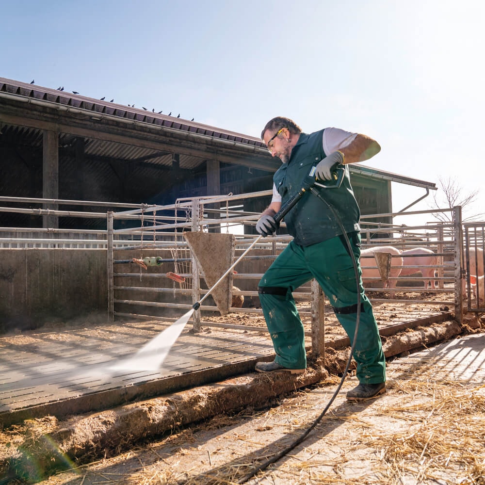 Lavadora de Alta Pressão Karcher Água Quente HDS 12/15-4 Cage New Plus - Imagem principal - e47245b2-3985-4174-b59e-5e528aa2487d