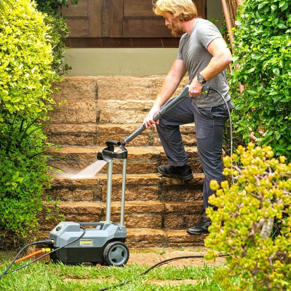 Lavadora de Alta Pressão Karcher HD 585 Profi New - Imagem principal - 0ad3870f-6096-4874-85b4-ee07af41b216