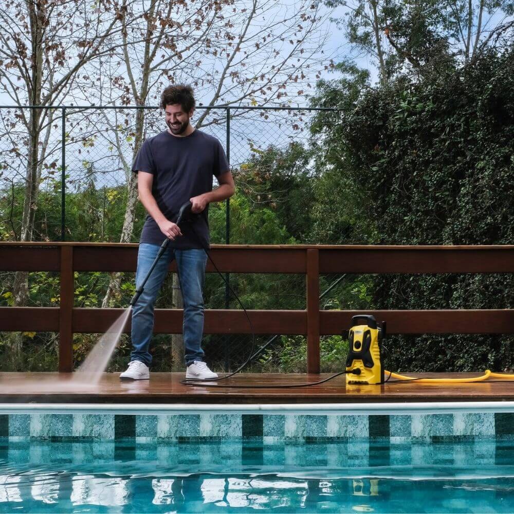 Lavadora de Alta Pressão Karcher Portátil - Imagem principal - d3f8cbe6-2c6a-4086-99b8-e49624450484