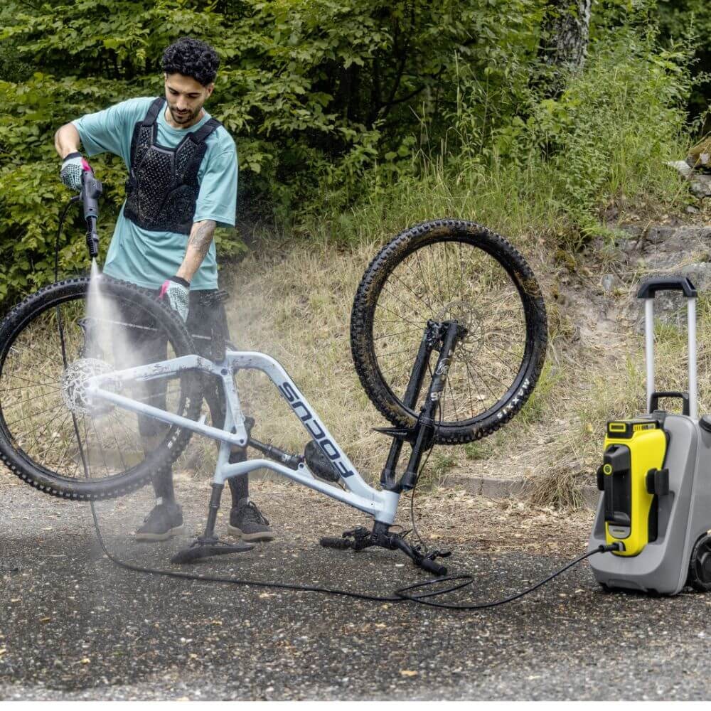 Lavadora de Média Pressão Sem Fio Karcher OC 6 Premium Portátil