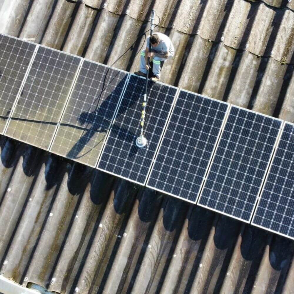 Lavadora de Painel Solar Fixa Karcher IS-3 Placas - Imagem principal - 417f16da-dddf-42c2-b6a0-af349e27e54f