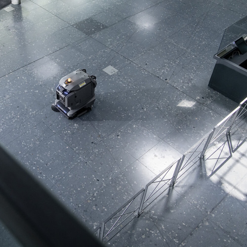 Lavadora e Secadora de Piso Autonoma Karcher Kira B 50 - Imagem principal - 7dbfd6df-d58b-48eb-9db2-d6b6f9774a47