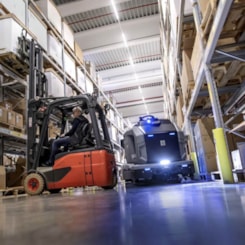 Lavadora e Secadora de Piso Autonoma Karcher Kira BR 200