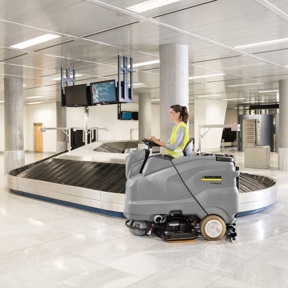 LAVADORA E SECADORA DE PISO KARCHER B 90 R - Imagem principal - 0623fc8d-0799-4224-8595-44ec040d4a5f