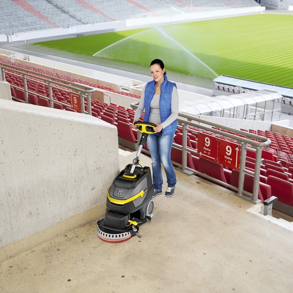 LAVADORA E SECADORA DE PISO KARCHER BD 38/12 C BATERIA LITHIUM