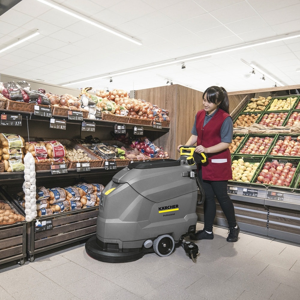 LAVADORA E SECADORA DE PISO KARCHER BD 50/50 - BATERIA AGM - Imagem principal - e38d7cb2-d97d-449b-9d9a-aca7bfda8a4c