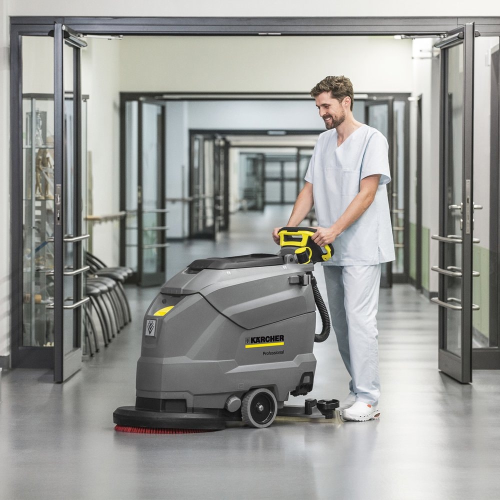 LAVADORA E SECADORA DE PISO KARCHER BD 50/50 - BATERIA AGM - Imagem principal - 87e302d3-1278-4282-b153-9ed297148383