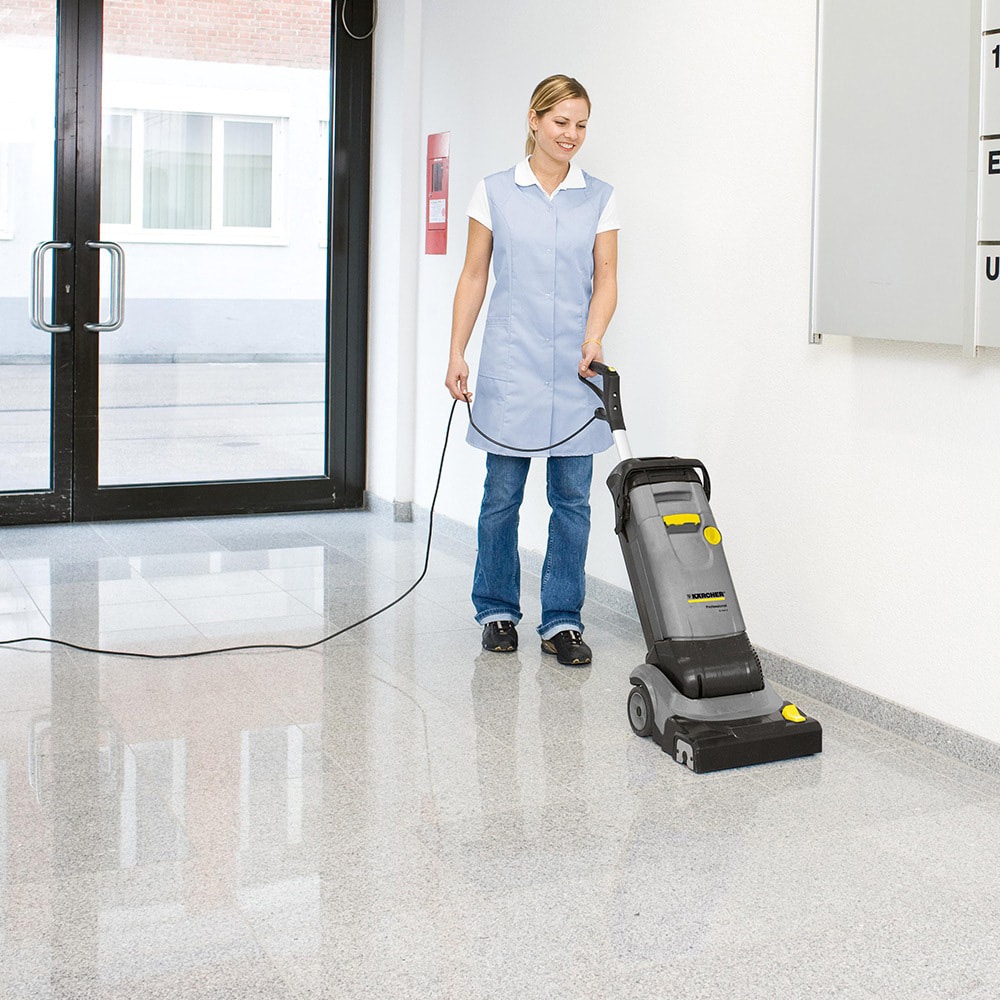LAVADORA E SECADORA DE PISO KARCHER BR 30/4 | Karcher