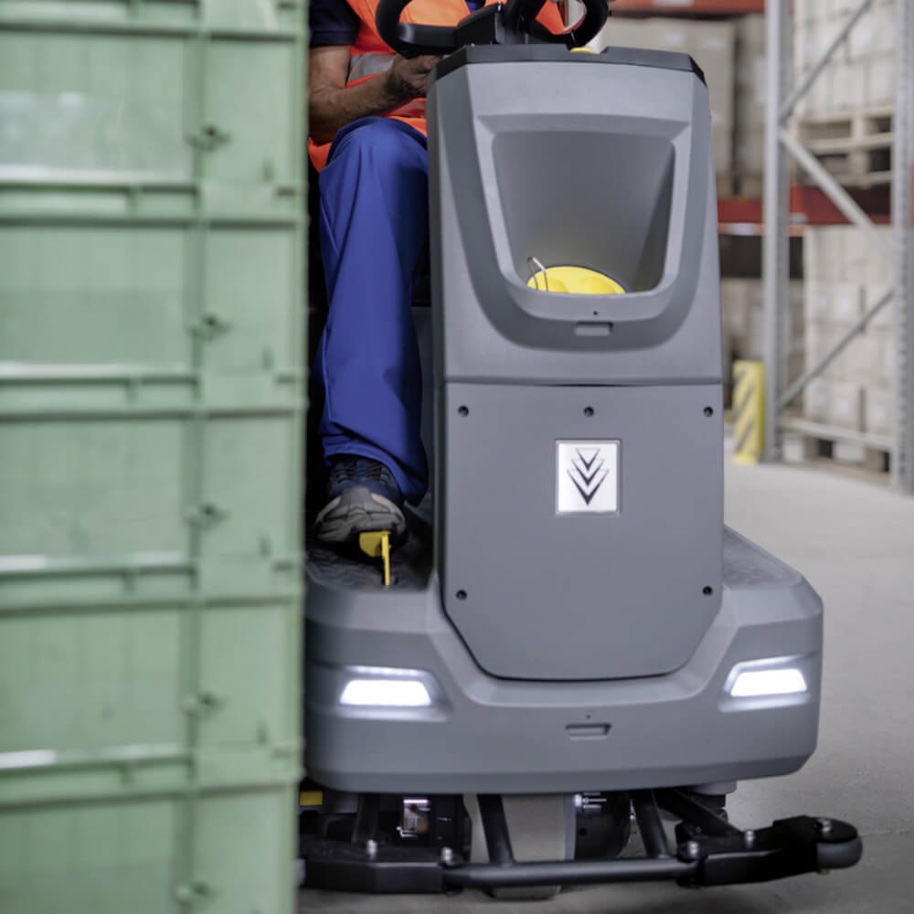 Lavadora e Secadora de Piso Tripulada Karcher BD Super - Imagem principal - ab951c1b-5d0a-4e97-8941-b63597c0678d