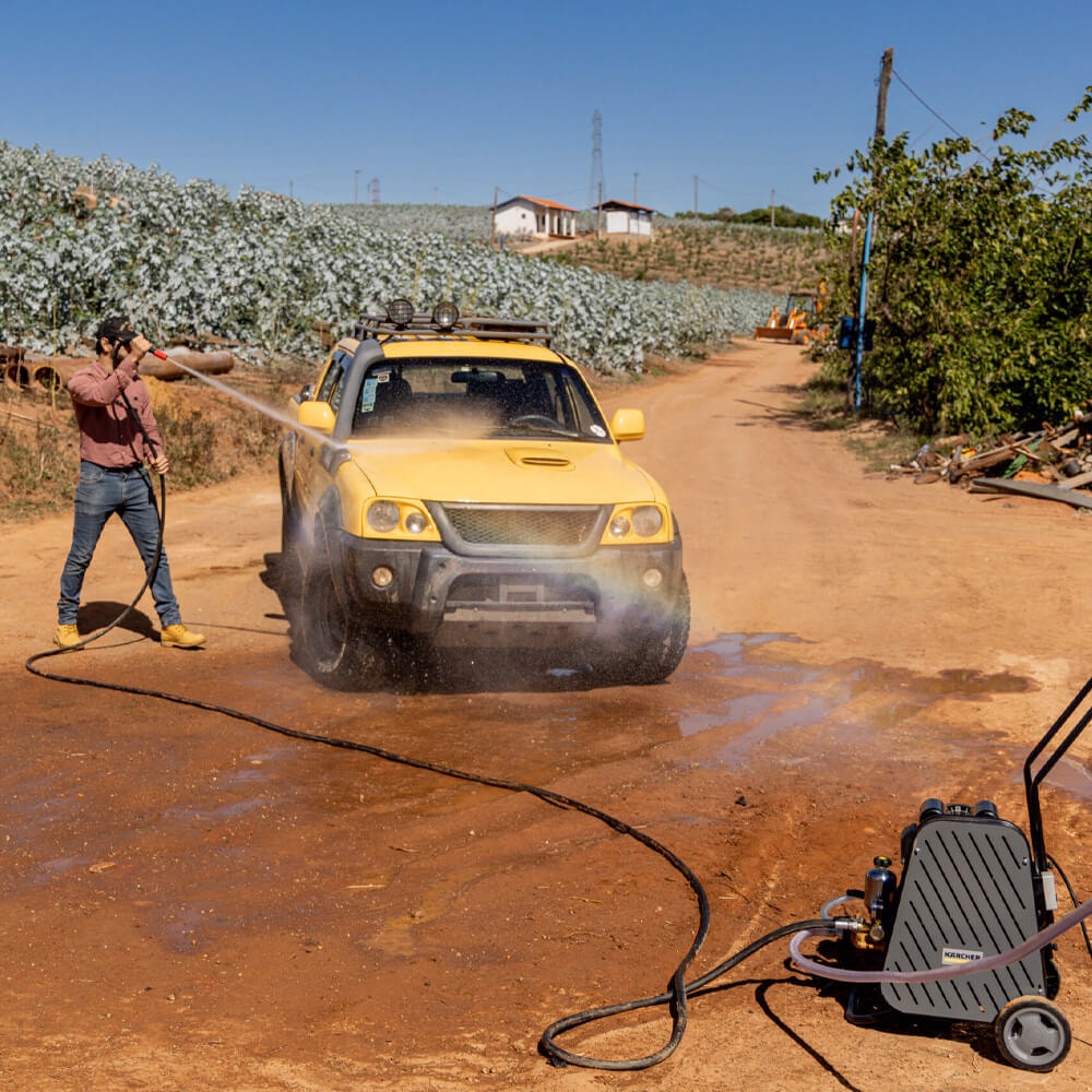 Lavadora Industrial Lava Jato Karcher Alta Vazão HF 1600 l/h 2cv - 580 psi - Imagem principal - a790dbfc-6348-4b53-aef8-4c33a7665b10