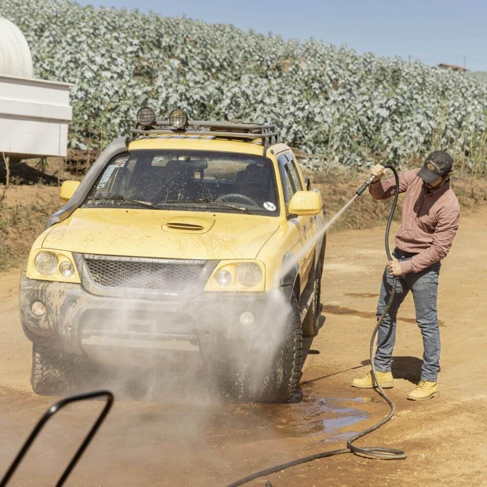 Lavadora Industrial Lava Jato Karcher Alta Vazão HF 2400 l/h 3cv - 580 psi - Imagem principal - 3afd5e5f-e742-4956-8b21-c661b3a3fd9a