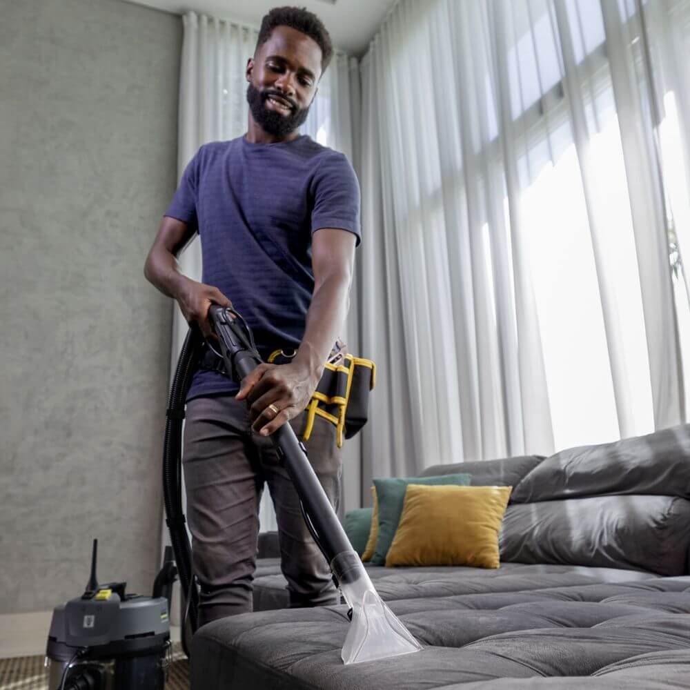 Limpadora de Estofado e Carpete Karcher Puzzi 4/16 Classic - Imagem principal - f2345e47-5f1c-49b9-99f1-6fe661fa1379