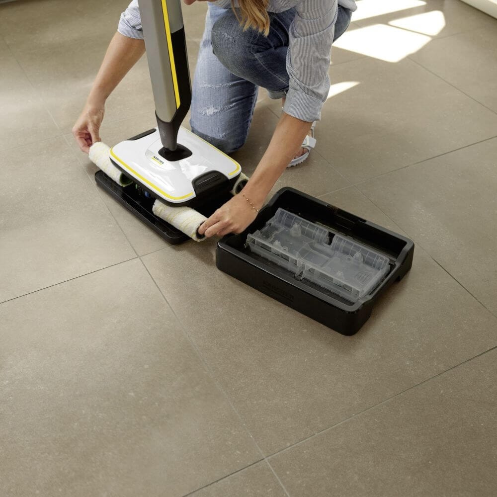 Limpadora de Piso Bateria Karcher FC 7 - Imagem principal - 1fd79c96-ba8d-4f25-a275-f54b3db31bcb